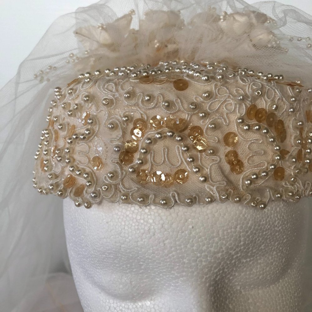 Beautiful Vintage Veiled Wedding Hat Pre Owned
